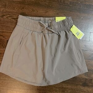 All in Motion | Grey Core Flex Woven Skort